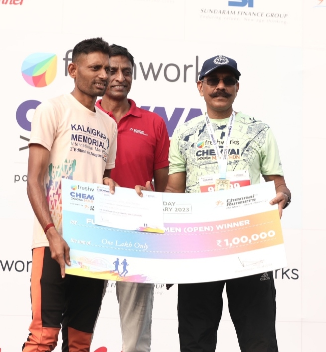 Vinoth Kumar Srinivasan and Brigid Jerend Kimitwai win the Freshworks Chennai Men’s and Women’s Full Marathon 2023 powered by Chennai Runners