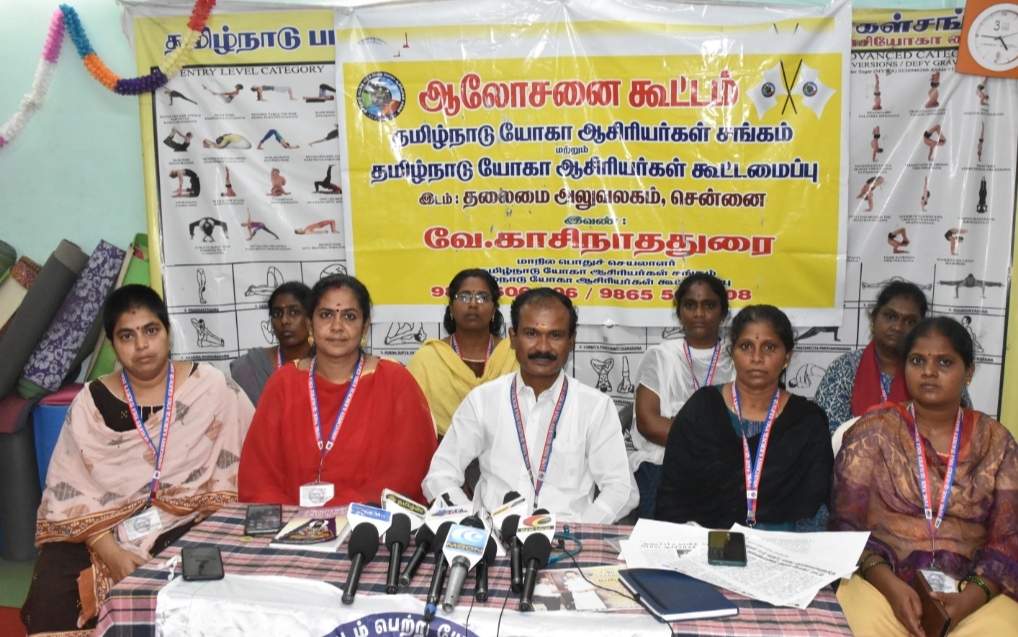 யோகா பயிற்சியாளர்களை இந்த கல்வி ஆண்டிலேயே நியமிக்க வேண்டும்.