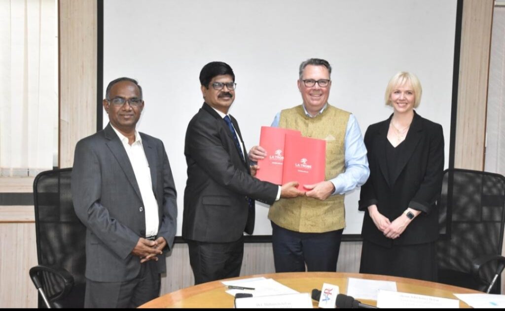 La Trobe University, Australia Signs an MOU with SRMInstitute of Science & Technology, Chennai to EstablishJoint Centre of Eminence andAlso Signs MOU with Vellore Institute of Technology (VIT),