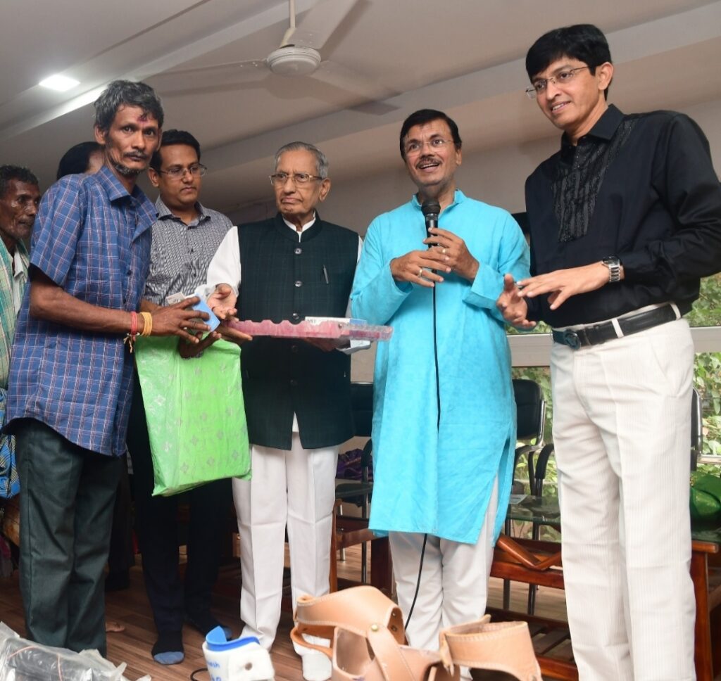 Adinath Jain Trust, Choolai, Chennai empowers 600 differently abled and underprivileged people with free prosthetic aids worth Rs. 30 LakhsMr. J. Radha Krishnan I.A.S., Commissioner, Greater Chennai Corporation distributed the Aids to the beneficiaries