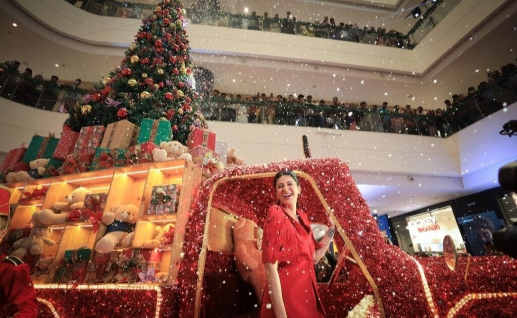 AN EVENING OF FESTIVE GRANDEUR AT PHOENIX MARKETCITY WITH SHRUTI HAASAN