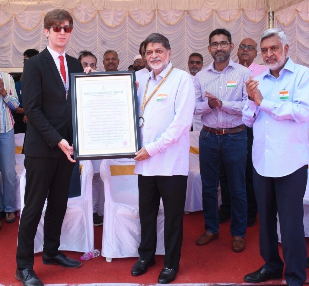 President Radhika Dhruv Sets a Record-Breaking Sustainability Milestone with Rotary Club of Madras Cosmos by Championing Born To Win’s ‘Carry Your Own Cloth Bag’ Initiative with Anjuman-e-Himayat-e-Islam Schools, T Nagar, Chennai on 76th Indian Republic Day.