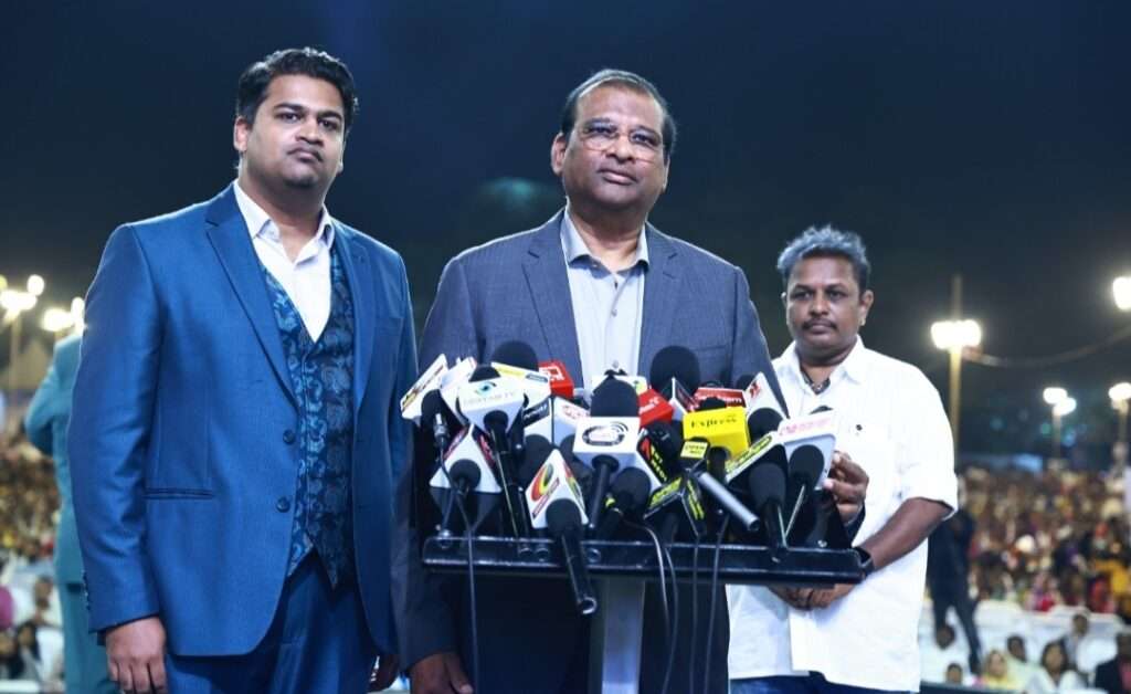 பால் தினகரன் தலைமையில் சென்னையில் நடைபெற்ற கிறிஸ்தவ ஒருங்கிணைப்பு புது வருட பிரார்த்தனை