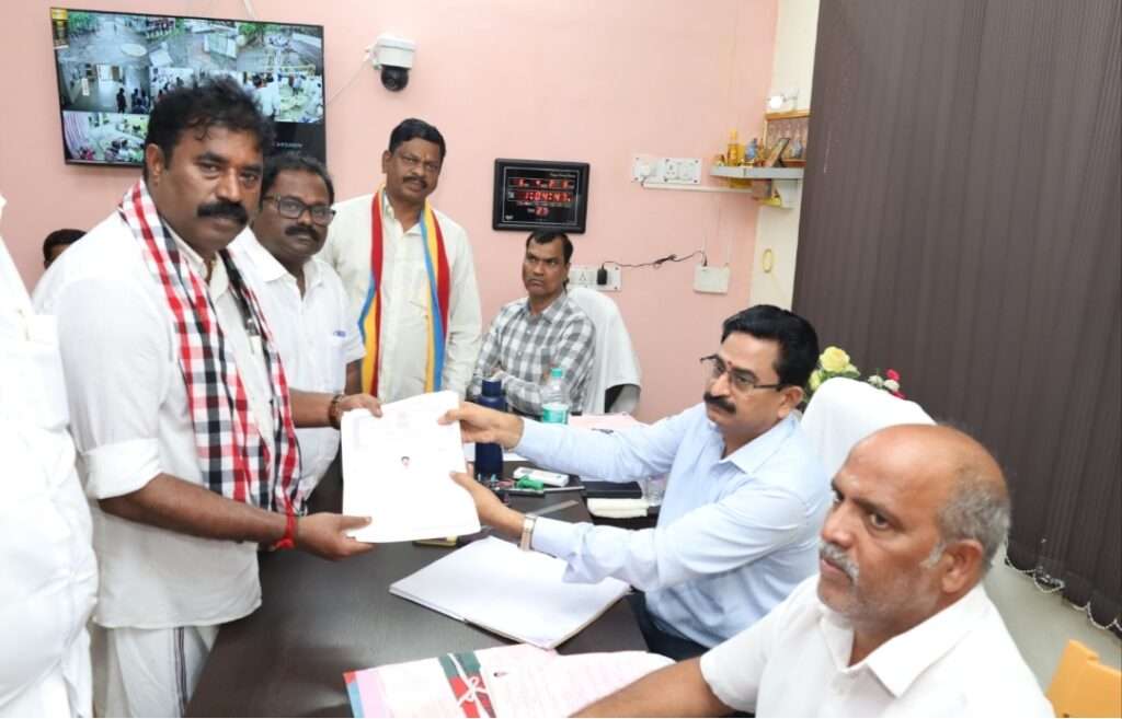 S. Saravanan, the candidate for the Alandur Assembly Constituency representing the All India Anna Dravida Munnetra Kazhagam (AIADMK), filed his nomination papers today, April 6, 2026, at approximately 1:00 PM at the Alandur Municipal Office.